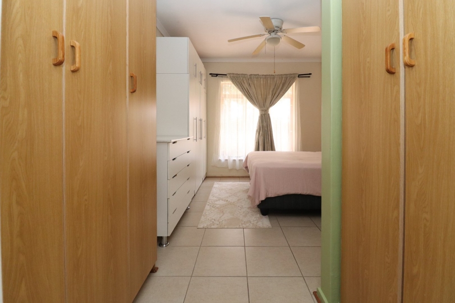 3 Bedroom Property for Sale in Flamwood North West